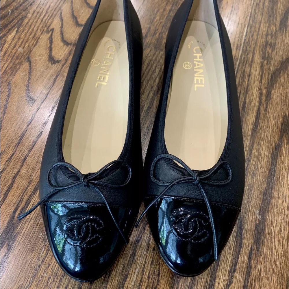 New without tag Chanel Flats Shoe size 41